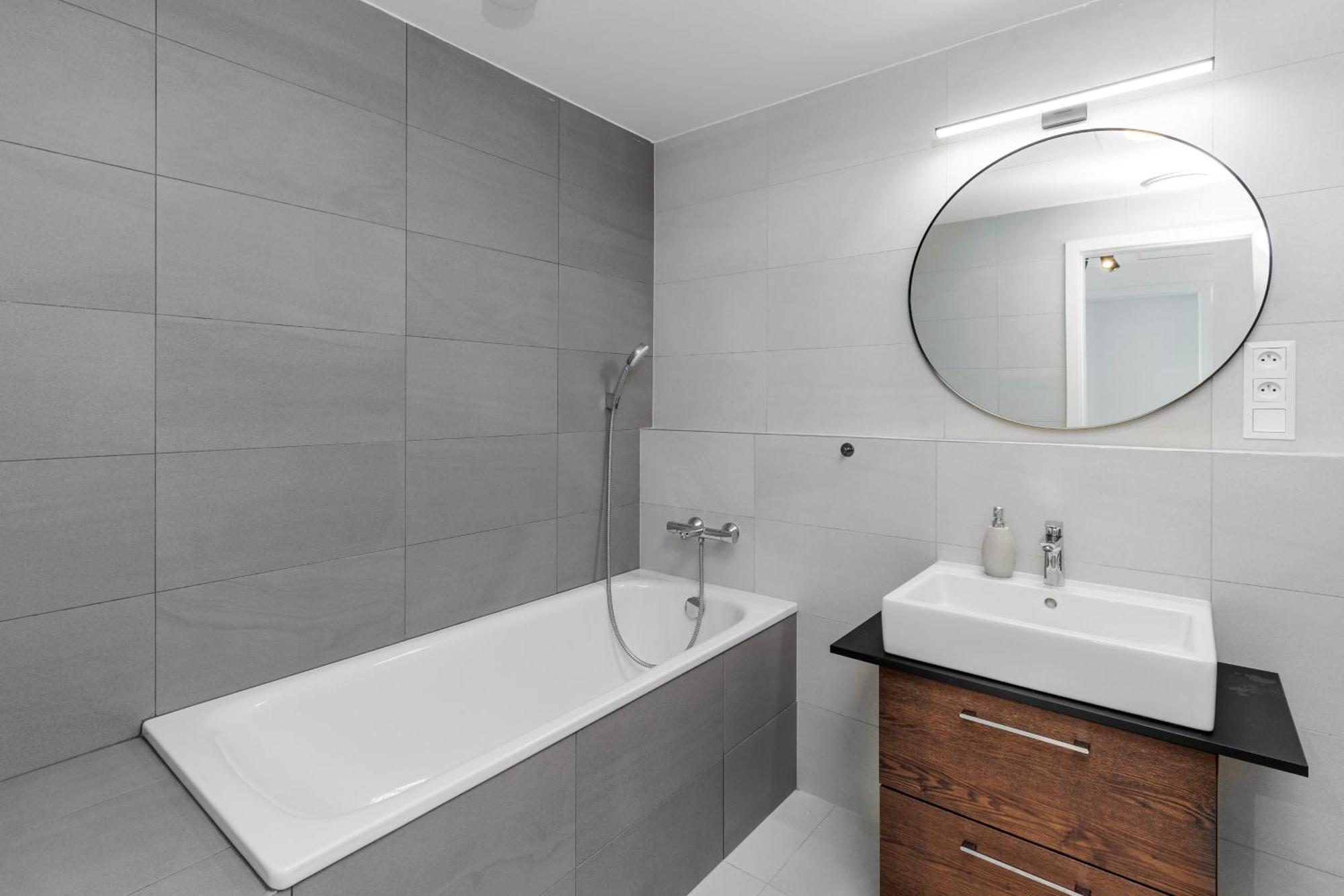 Sky Park 1 - Luxurious #Instaworthy Apartment In Downtown City Center With Included Parking, Best Address In Town Братислава Экстерьер фото