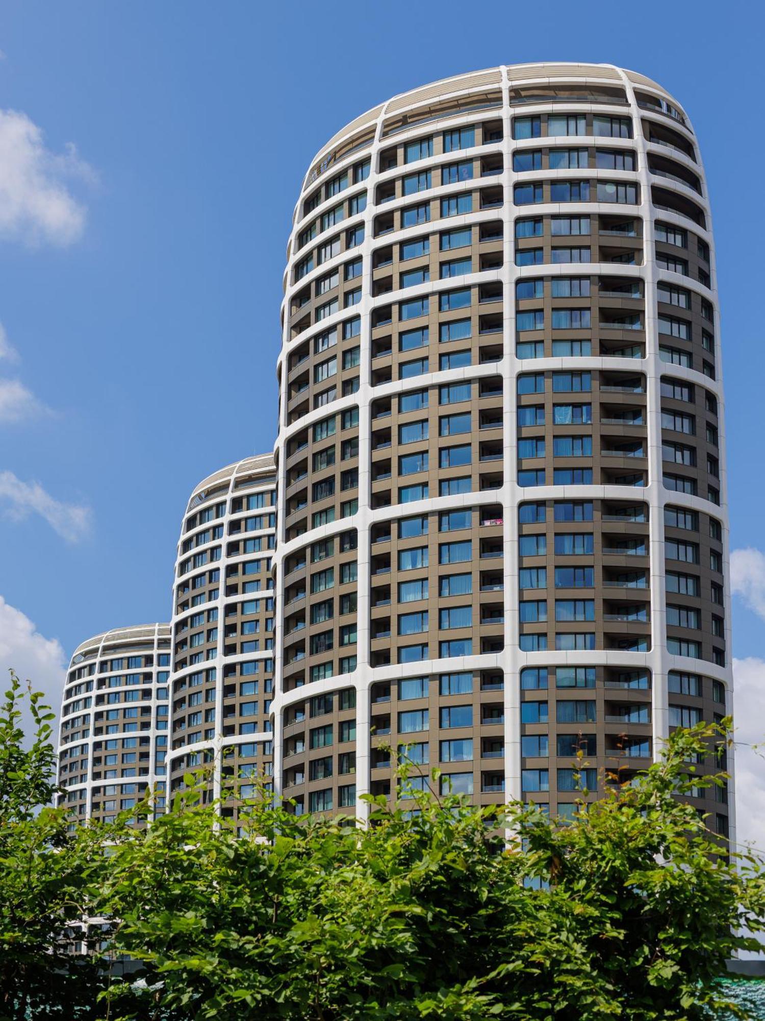 Sky Park 1 - Luxurious #Instaworthy Apartment In Downtown City Center With Included Parking, Best Address In Town Братислава Экстерьер фото